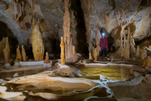 Faites de la spéléologie dans les grottes des Pyrénées Orientales