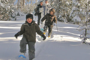Petits trappeurs dans la neige