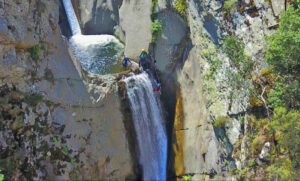 Descente en rappel - vasque suspendue Gorges du Llech