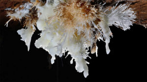 Concrétion aragonite - spéléologie