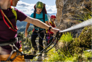 Faites de la via ferrata avec un guide d'Aventure Pyrénéenne